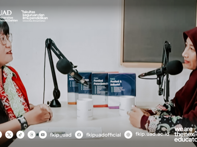 Dosen PBI Sharing Dual Profession di Podcast Akademi Translexi