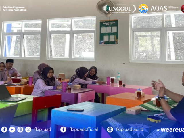 Pendampingan Analisis Soal TKA Matematika oleh FKIP UAD