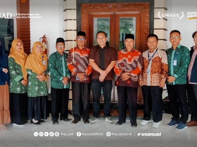 Jalin Kerja Sama Antar AUM, SMP Muhammadiyah Kretek Kunjungi FKIP UAD