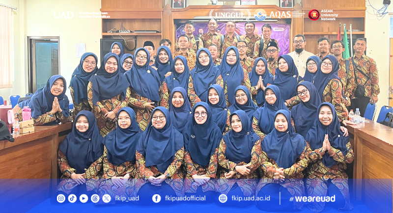 Laboran UAD Latih Guru SMA Muh Wonosobo Kembangkan E-Modul Interaktif