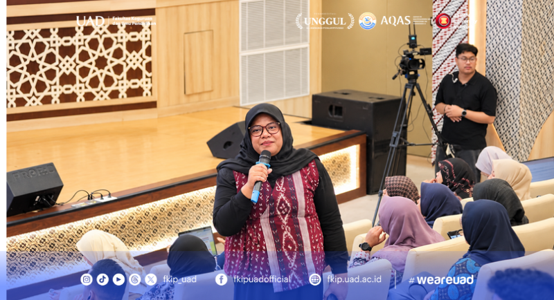Risvita Rahayu Ajak 354 Calon Wisudawan FKIP UAD Berani Melangkah Menuju Masa Depan
